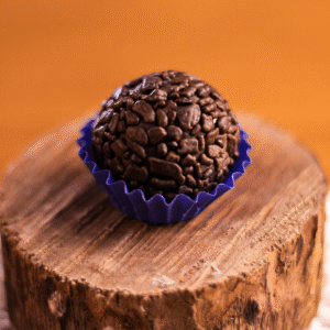 Brigadeiro com escamas  de chocolate